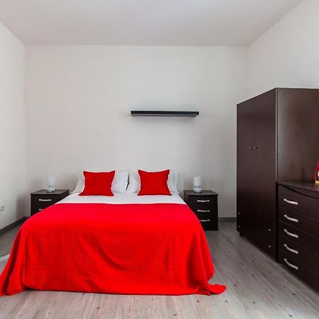 Sansevero Family Apartment By Wonderful Italy Naples Luaran gambar