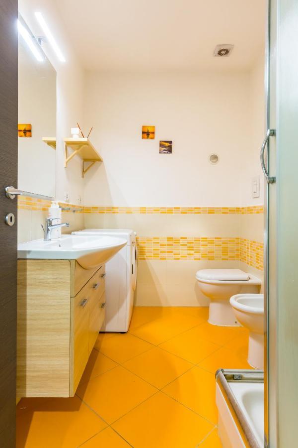 Sansevero Family Apartment By Wonderful Italy Naples Luaran gambar